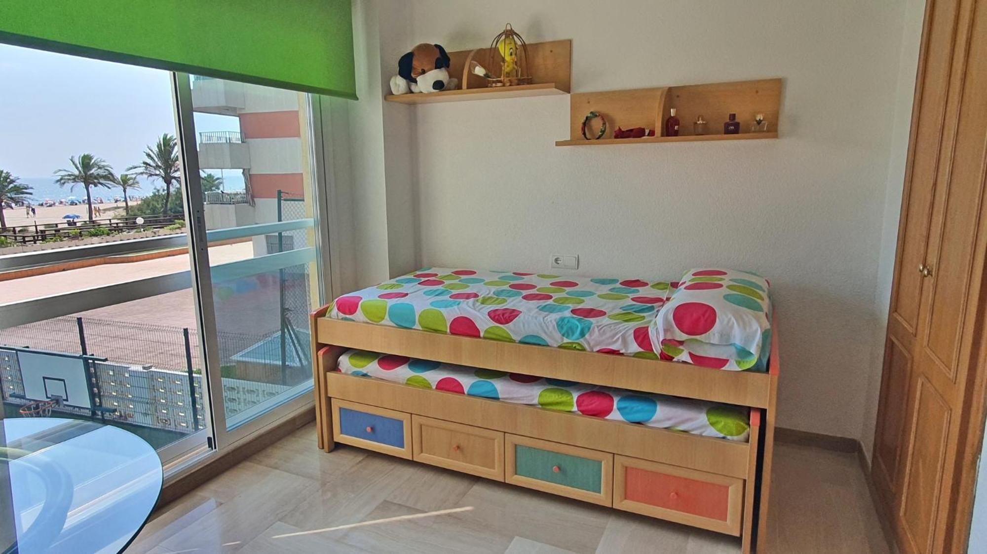 Aigua Blava Primera Linea - Alquiler Solo Familias Playa de Gandia Екстер'єр фото
