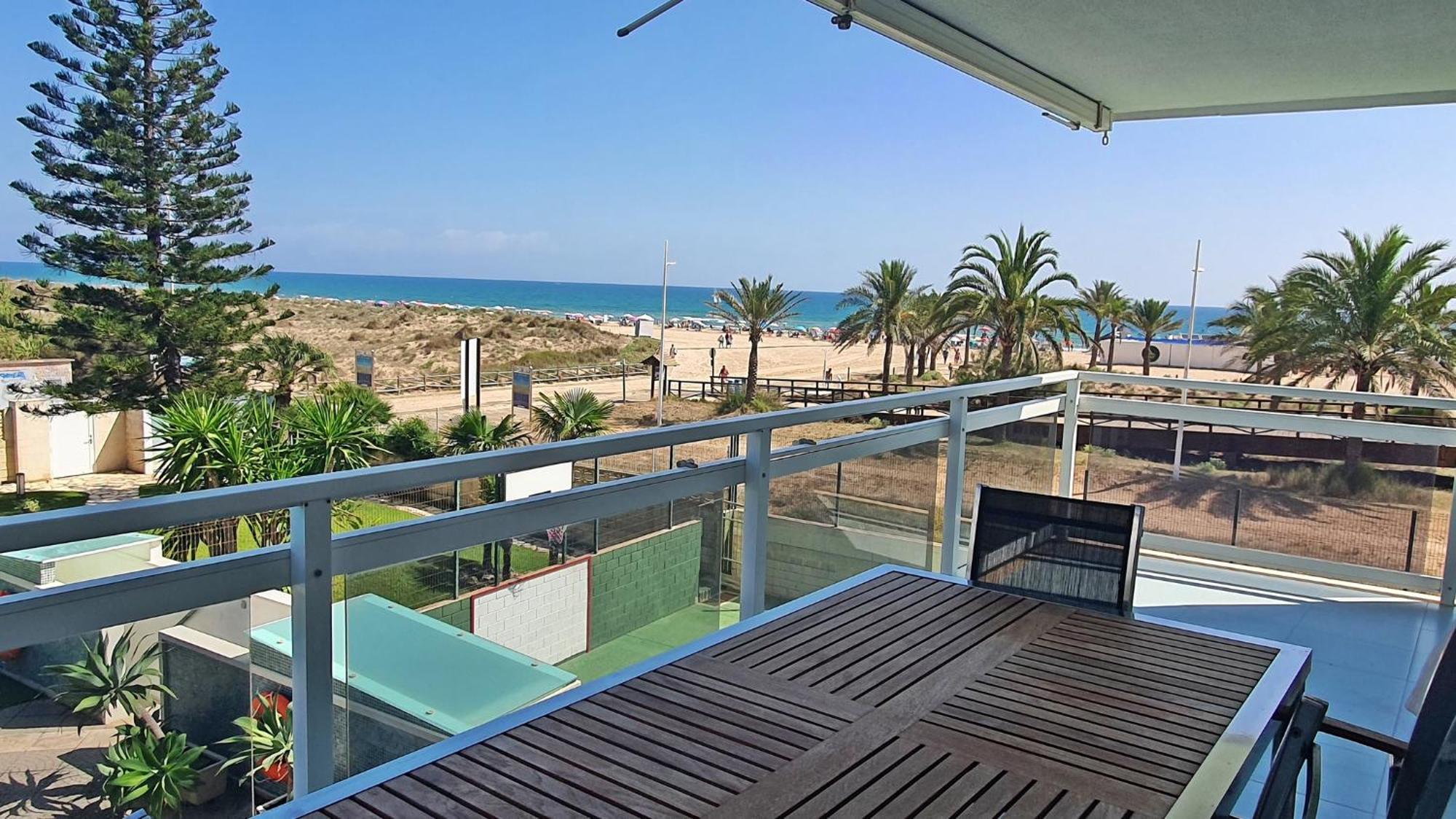 Aigua Blava Primera Linea - Alquiler Solo Familias Playa de Gandia Екстер'єр фото